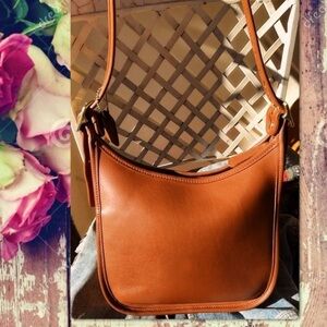 VINTAGE COACH JANICE’S LEGACY BURNISHED CROSSBODY BAG 9950